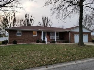 907 Brenda St, Germantown, IL 62245