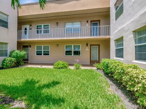 3 Flanders Trl #A, Delray Beach, FL 33484
