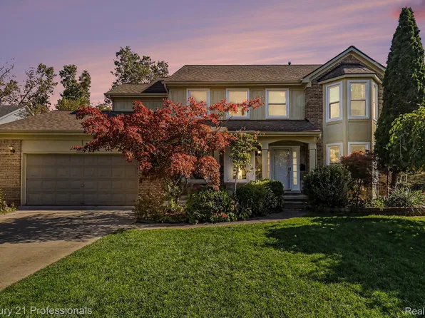 24500 Ridgeview Dr, Farmington Hills, MI 48336