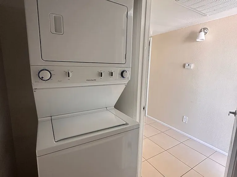 1820 W Mulberry Dr — Photo 5