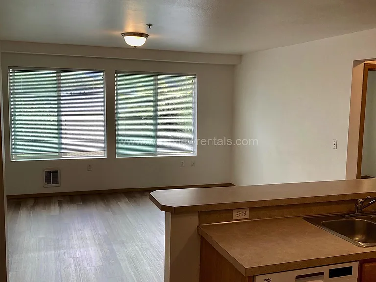 524 32nd St #205 — Photo 5