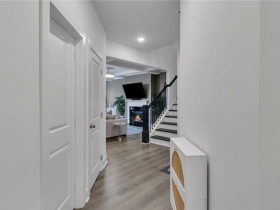 4th image of 7689 Baron Rd