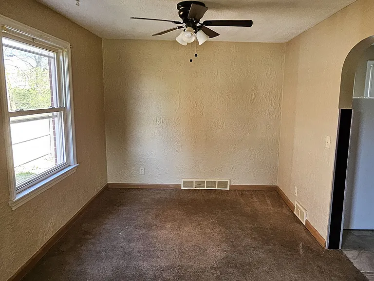 805 Spangler St NE — Photo 11