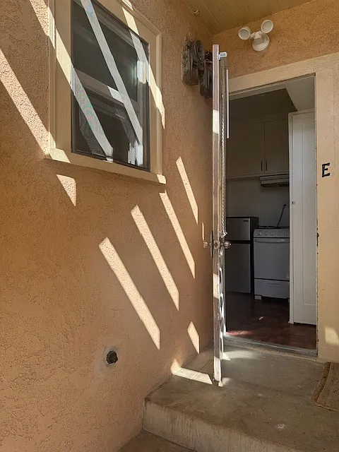 Studio, 500 sqft, $1,395 — Photo 2