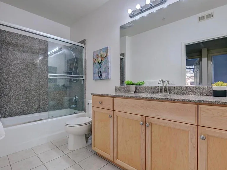 88 N Jackson Ave #119 — Photo 5
