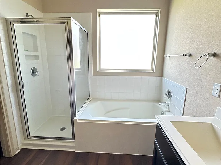 5202 Lilac Hollow Ln — Photo 16