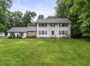 17 Maplecrest Dr, Danbury, CT 06811