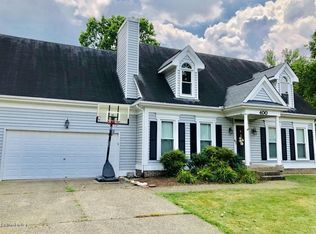 400 Wisteria Ave, Lyndon, KY 40222