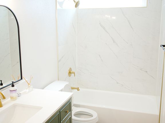 4th image of 7330 Amanda Ct