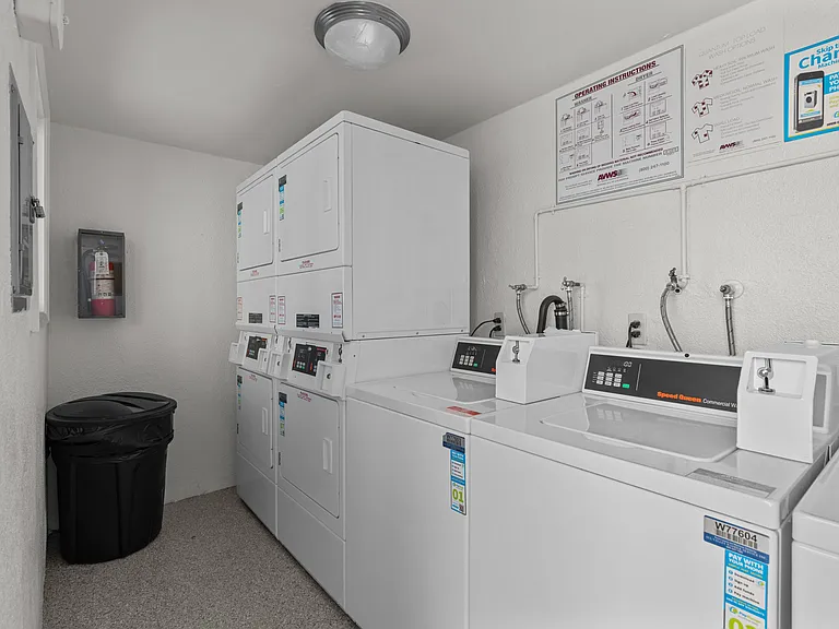 Lotus Gardens Apartments — Photo 21