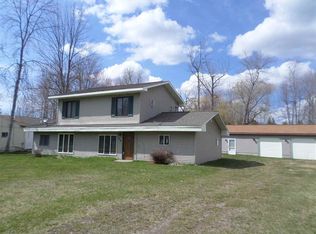 114 Dale Dr, Houghton Lake, MI 48629