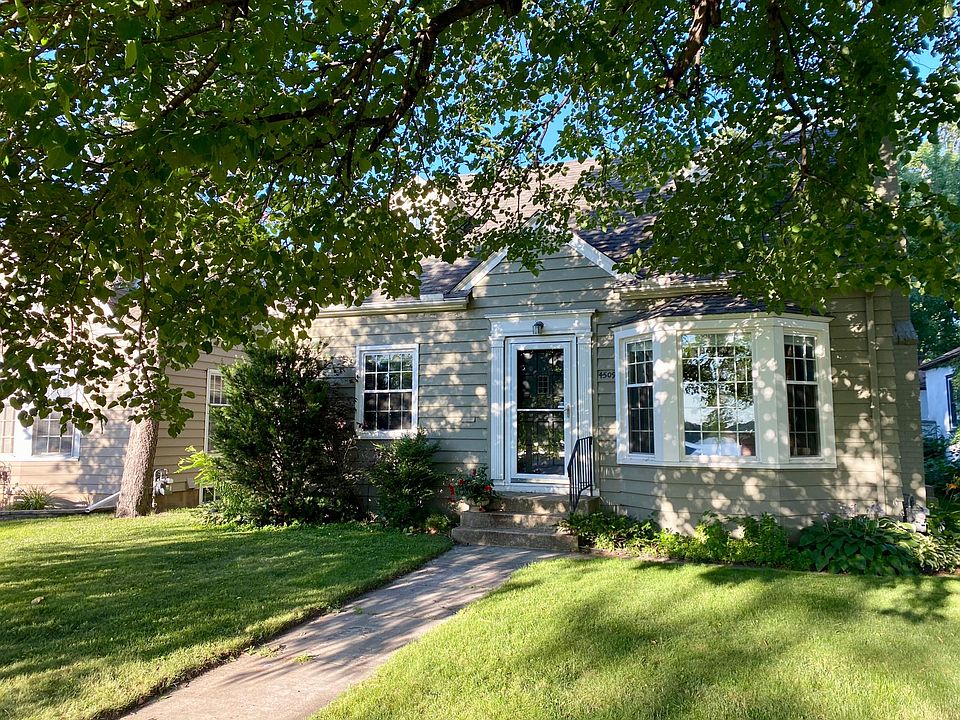 Charming 1-1/2 story home across from Lake Hiawatha