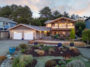 3301 NW Hidden Lake Dr, Waldport, OR 97394