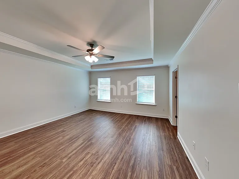 542 Slew Dr — Photo 10