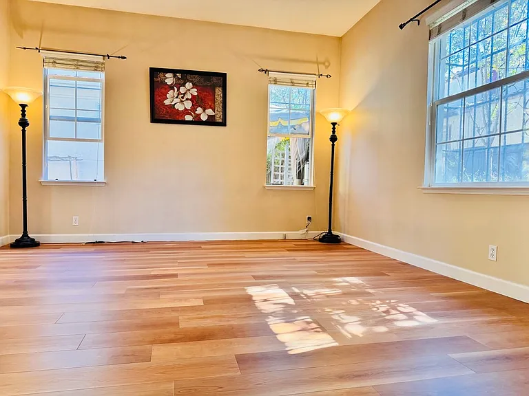 2652 Basswood Dr — Photo 3