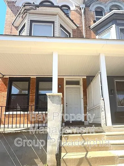 451 W Bringhurst St #1 — Photo 3