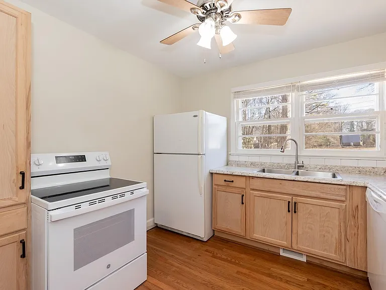 518 Buttonwood Dr — Photo 14