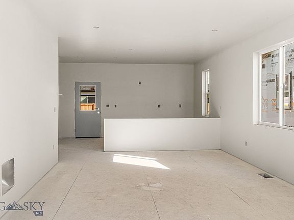 5th image of 817 Spaniel Ln