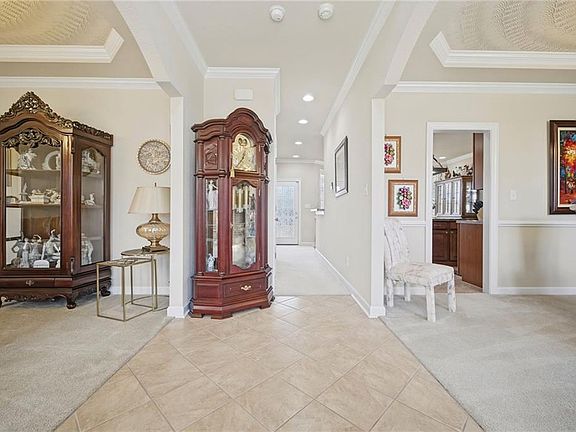 4th image of 404 Clara Dr