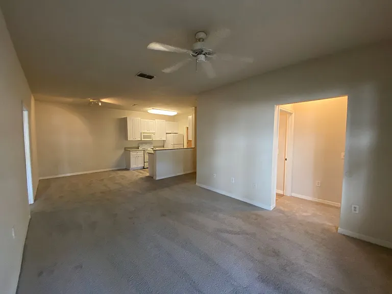 8009 Hemingway Cir — Photo 5