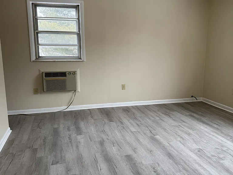 5001 Lancaster St #3 — Photo 3