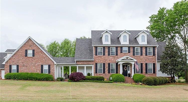 1st image of 419 Riverlyn Dr