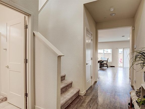 4th image of 1095 Tulane Ct