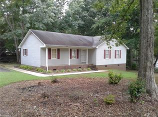 2466 Wildwood Ln, Asheboro, NC 27205