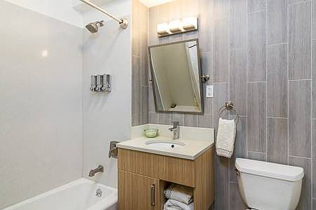5th image of 227 Grand St #5H