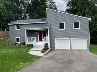 1 Lounsbury Dr, Baldwin Place, NY 10505