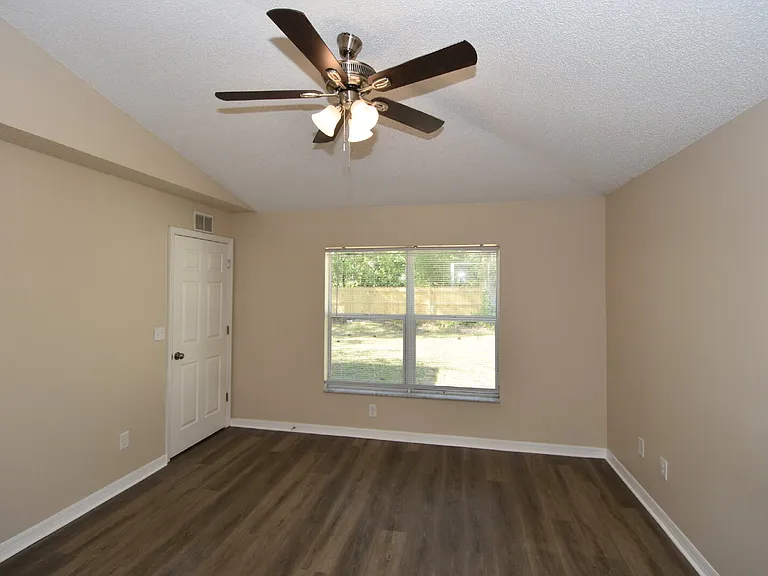 6 Seckel Ct — Photo 26
