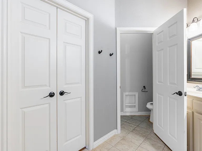 935 Panther Ln — Photo 18