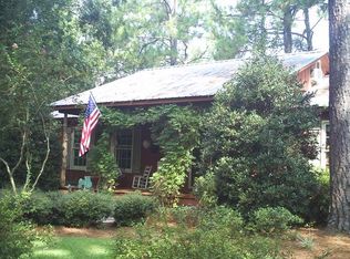 718 Hermitage Pond Rd, Camden, SC 29020