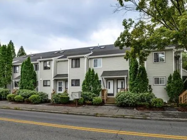 18 River St #12, Hudson, MA 01749