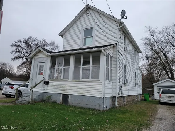 130 Snyder Ave, Barberton, OH 44203
