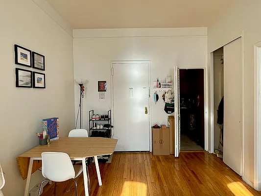 Rented by Living New York | media 8