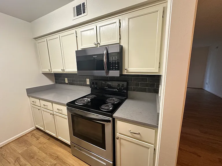 2118 Acklen Ave #51 — Photo 9