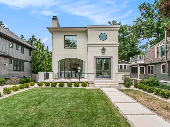 557 Greenwood Ave SE, East Grand Rapids, MI 49506