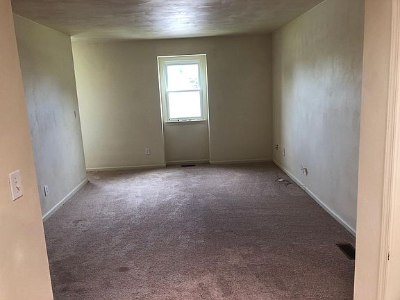 2nd image of 1505 Chessington Ct