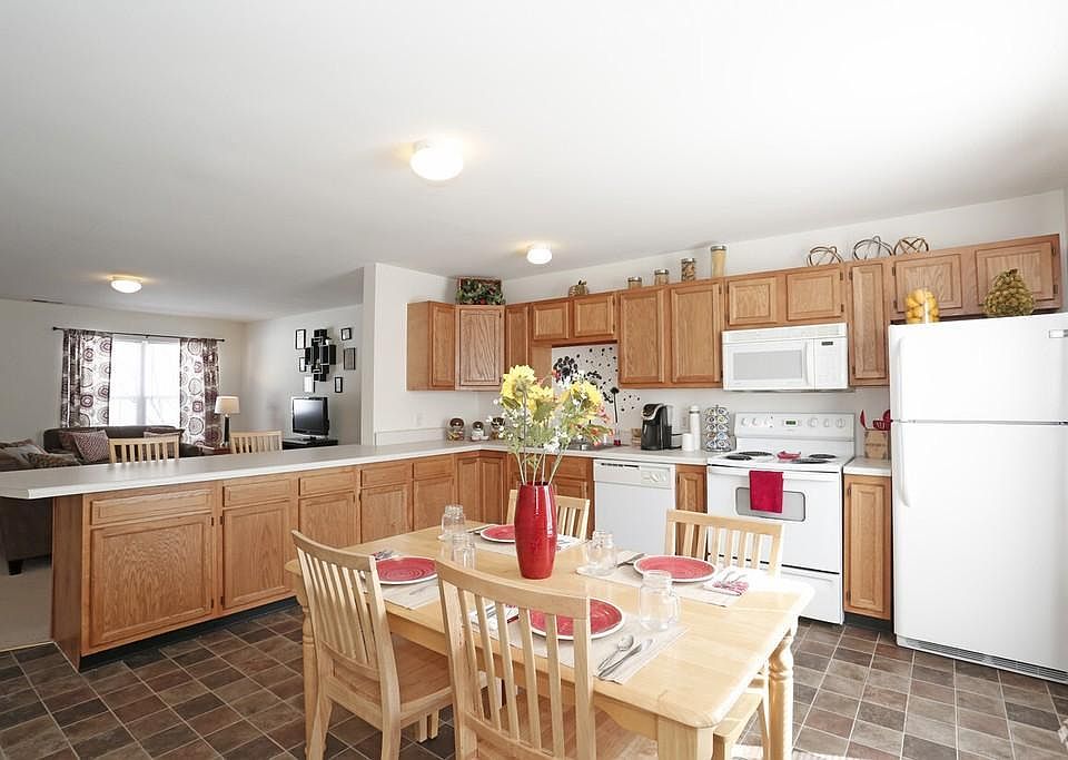 1st image of 130 Northbrook Ln #207