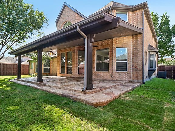 2nd image of 2308 Idlewild Dr