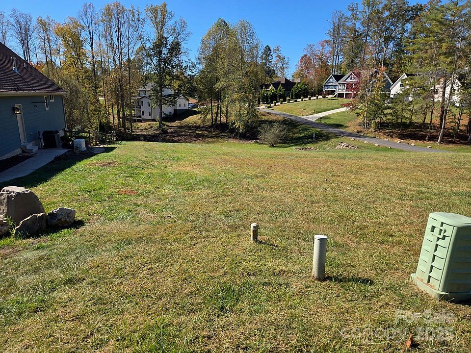 2nd image of 22 Farm Pond Ln