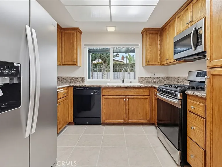 18102 Hatteras St — Photo 18
