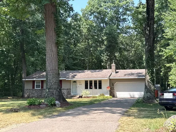 9045 Algoma Ave NE, Rockford, MI 49341