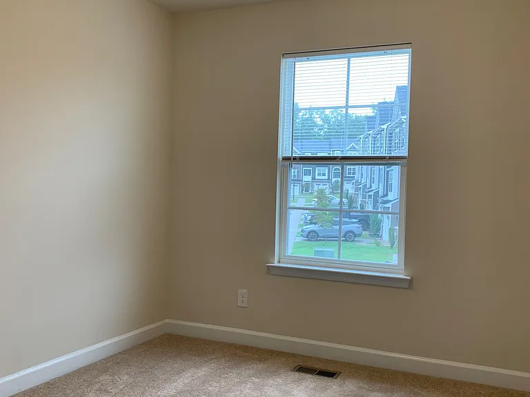 88 Andrews Pl — Photo 10