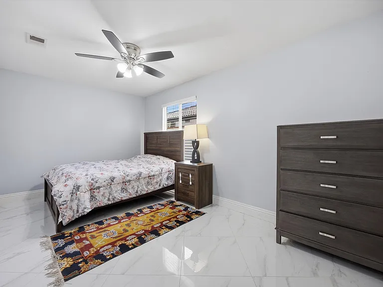 10721 Loughton Ave — Photo 37