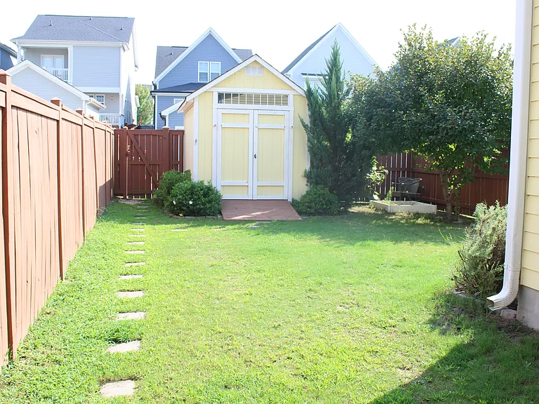 1521 Rhodeschool Dr — Photo 14