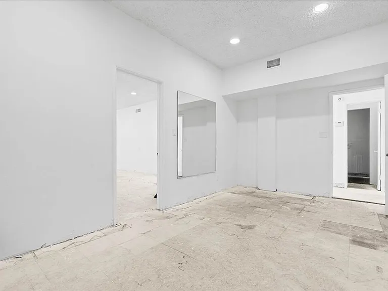 7969 Foothill Blvd — Photo 10