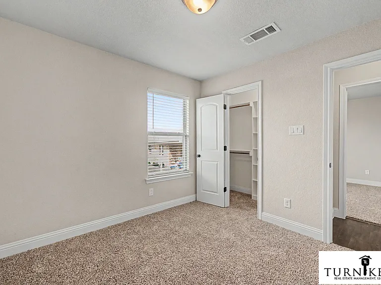 158-160 Crossbow Ct — Photo 9
