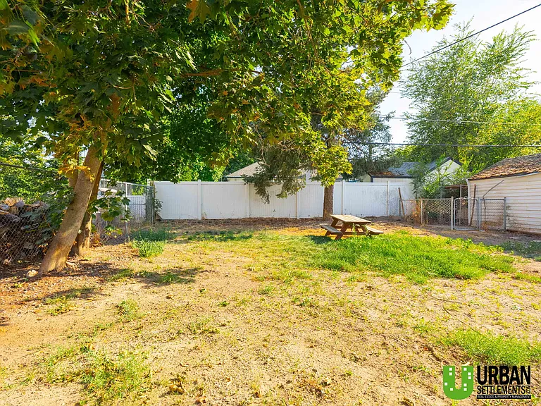 2427 W Walton Ave — Photo 15